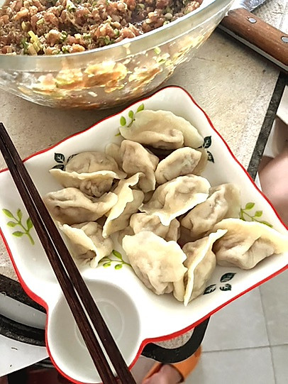 猪肉洋葱大饺子的做法