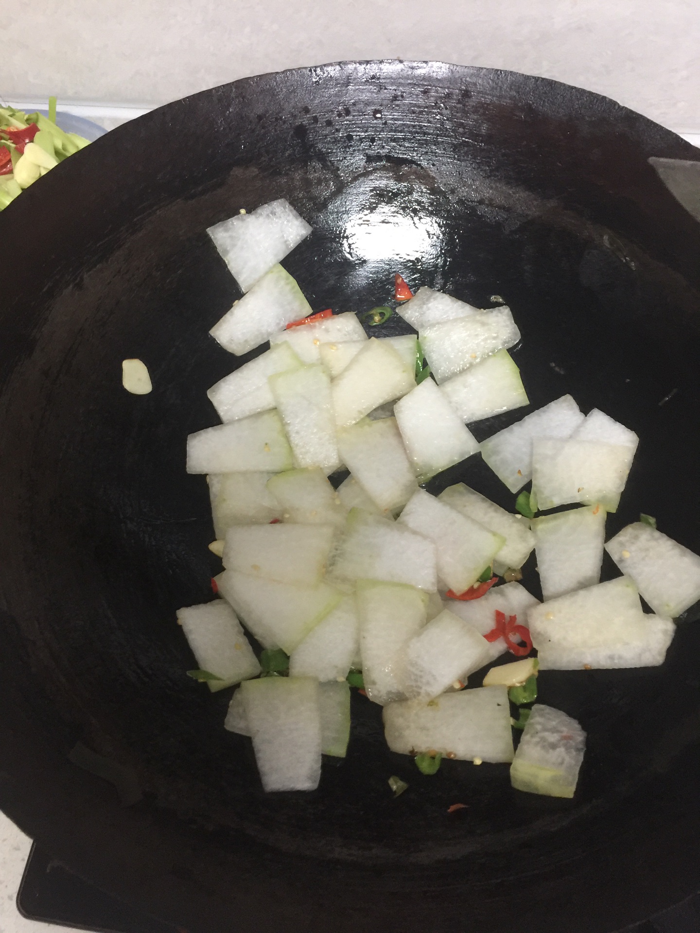 冬瓜炒蔬菜粒,冬瓜炒蔬菜粒的家常做法 - 美食杰冬瓜炒蔬菜粒做法大全