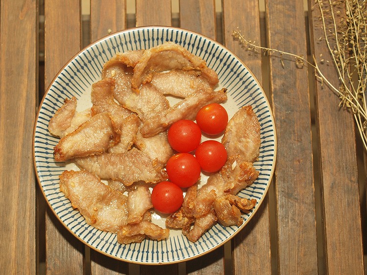 蒜香猪颈肉，不开火的美食，家里有空气炸锅的快试一试的做法