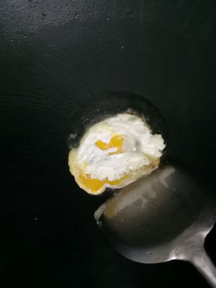 鸡蛋滚苦麦菜汤的做法