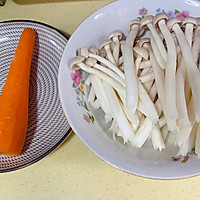 白玉菇胡萝卜鸡蛋汤的做法图解1