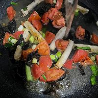 番茄金针菇汤的做法图解5
