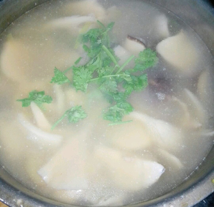 鲜香菌菇汤的做法