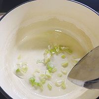 菌菇虾仁鸡蛋汤的做法图解4