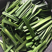 韭菜炒猪血的做法图解2