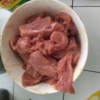 芋头炒牛肉的做法图解2