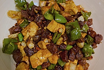 超级下饭菜：辣椒豆腐炒肉的做法