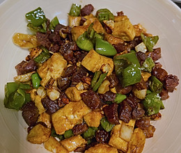 超级下饭菜：辣椒豆腐炒肉的做法