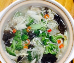 西兰花菌菇汤的做法