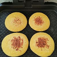 瘦身美肤的奶香玉米饼的做法图解9