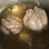 青豆炒卤牛肉的做法图解2