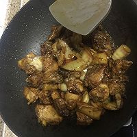 东北小鸡炖蘑菇的做法图解12