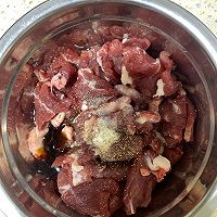 #少盐饮食 轻松生活#嫩！茭白炒牛肉的做法图解1