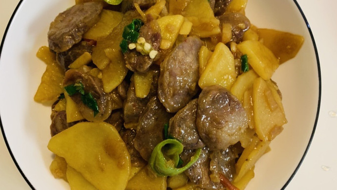 土豆炒腊肠