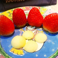 在焦糖布丁水床上嗨皮的草莓君们的做法图解5