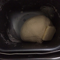 超松软的酸奶椰蓉面包的做法图解3