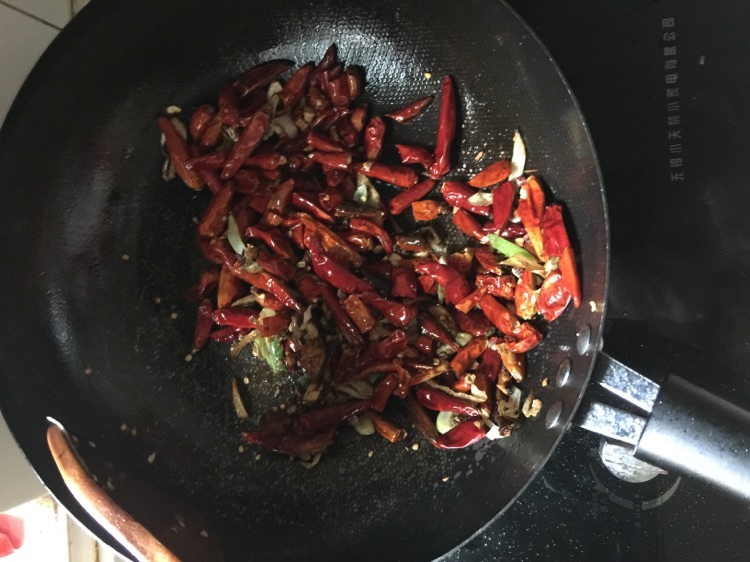 重庆辣子鸡的做法图解2