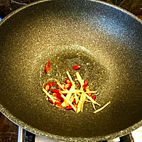 鲜辣的素炒韭菜苔的做法图解2