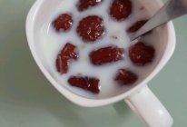 牛奶蜂蜜红枣奶荼的做法