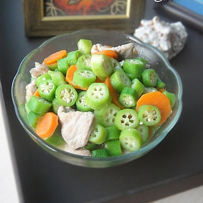 秋日里的养生保健蔬菜——秋葵炒肉片