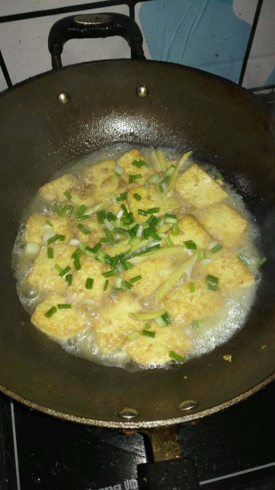 内脂豆腐加鸡蛋，简单食材简单做，口感又香又软嫩_美食