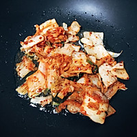 韩式辣白菜菌菇流心蛋肥牛锅 快手简单好做的家常菜汤锅的做法图解5