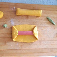 #烘焙美学大赏#毛毛虫火腿肠蒸面包的做法图解5