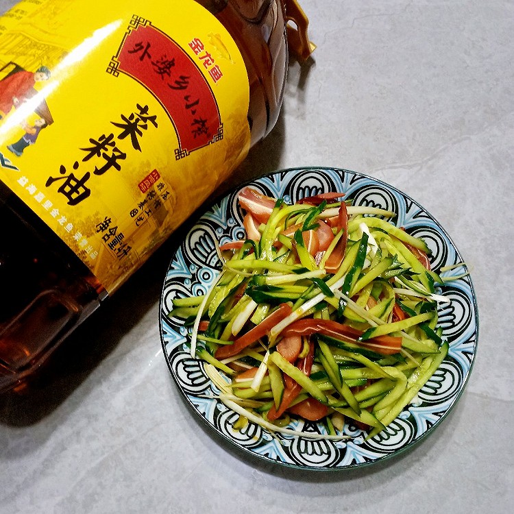 黄瓜拌猪耳的做法