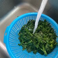 凉拌茼蒿花生米、春天要多吃绿叶蔬菜的做法图解4
