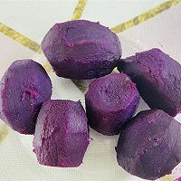 主食也要有新花样，只需一次发酵就能做出的松软紫薯馒头的做法图解1