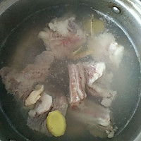 茯苓排骨红豆汤的做法图解2
