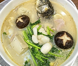 营养百合鲫鱼黑豆腐汤的做法