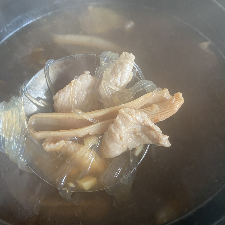 沙虫瘦肉汤的做法