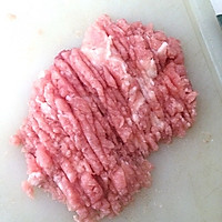 【大喜大牛肉粉试用】之虾仁猪肉锅贴的做法图解2