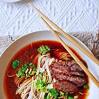 满桌佳肴，独独爱这一碗汤香料足的牛肉汤面的做法图解6