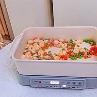 果香四溢的菠萝虾仁炒饭的做法图解5