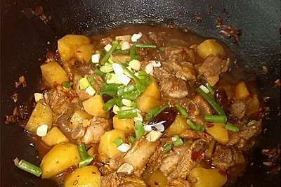 土豆烧排骨