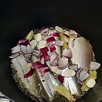 蘑菇鱼汤的做法图解6
