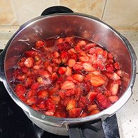 带果肉的草莓酱的做法图解3