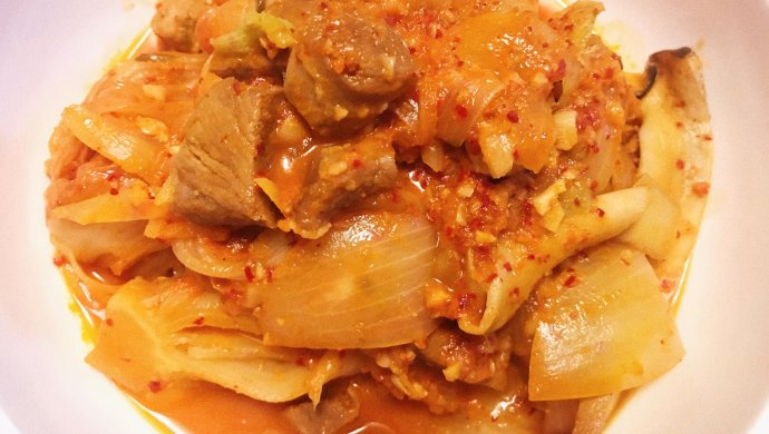 超级简单的韩式料理！猪肉泡菜锅！不是泡菜汤哦…