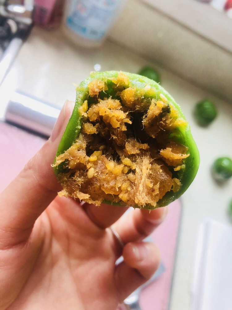 咸蛋黄肉松青团的做法