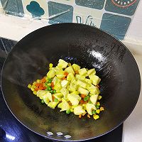 #打工人的健康餐#健康低脂的家常下饭菜--菠萝炒杂菜的做法图解4