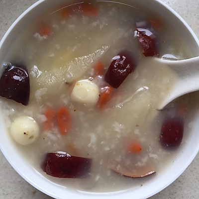 红枣莲子山药枸杞百合粥