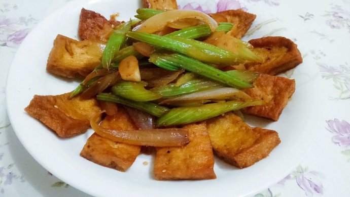 芹菜煸豆腐