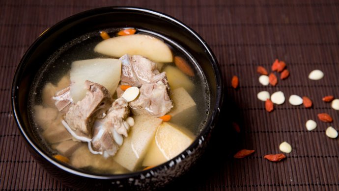 雪梨排骨润肺汤