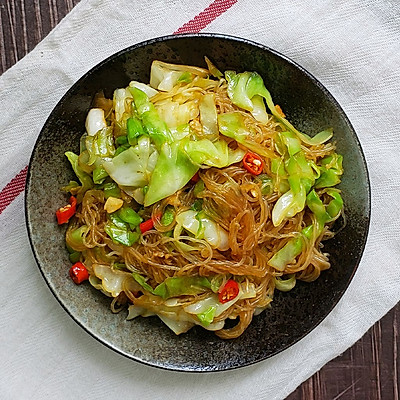 包菜炒粉丝~ 记住这两点，包菜爽脆，粉丝入味