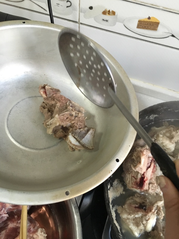 红汤羊蝎子的做法图解6