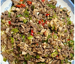 双椒牛肉粒方便面的做法