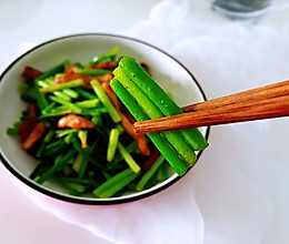 #餐桌上的春日限定#蒜苔炒肉的做法