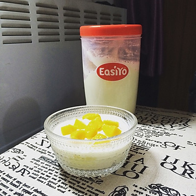 芒果椰子酸奶 